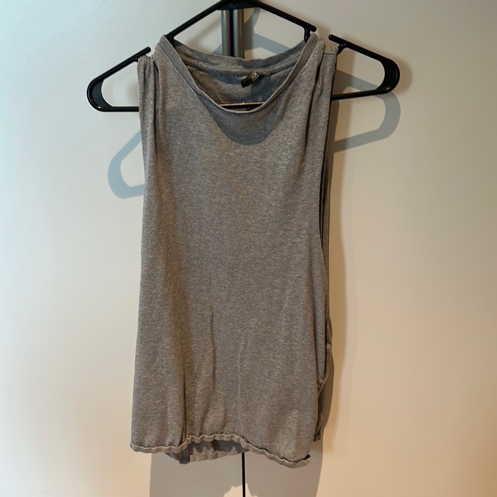 Tall long tank top - gray - used